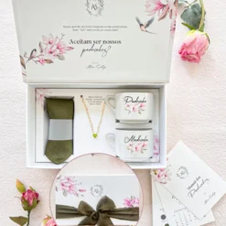 Caixa Completa Padrinhos/Pais 25X15 (Cartonagem) – Xícaras- -Gravata – Pulseira- Casal